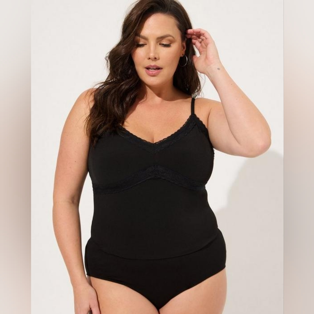 TORRID - 00 / Studio Knit Sweetheart Lace Trim Bodysuit (D5-18)